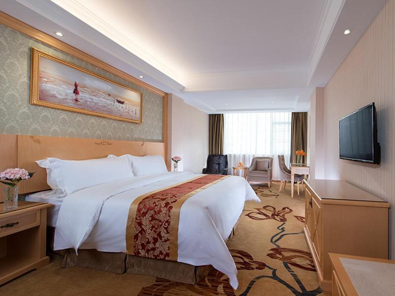 Fenghuangwei Vienna Hotel Shenzhen Fuyong Village מראה חיצוני תמונה