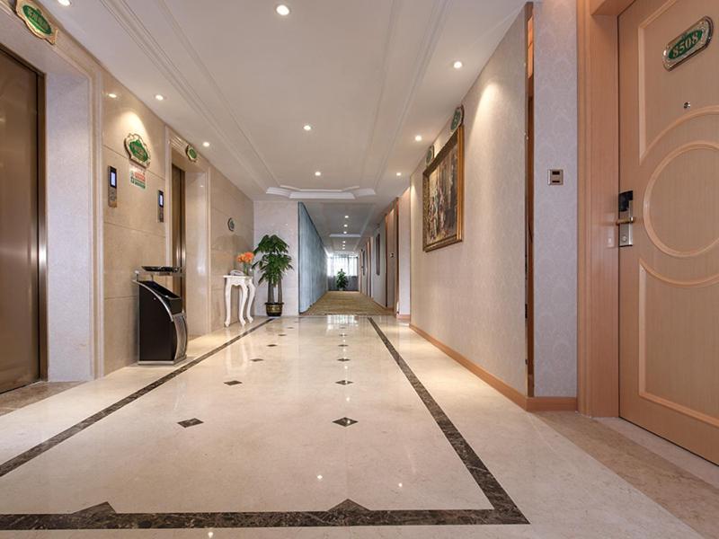 Fenghuangwei Vienna Hotel Shenzhen Fuyong Village מראה חיצוני תמונה